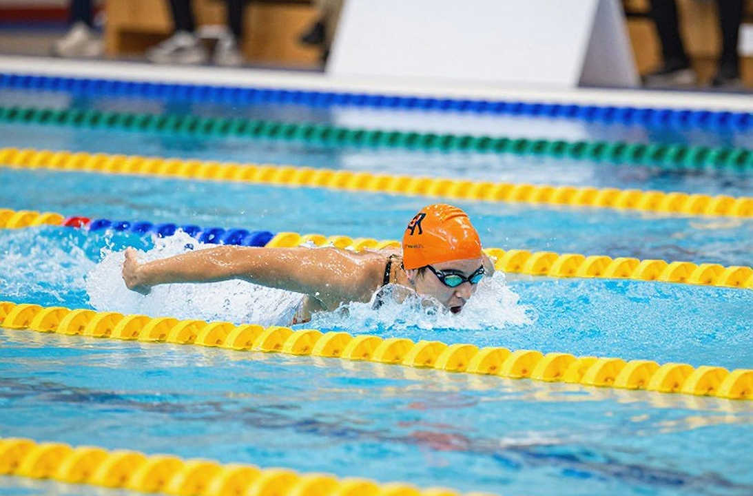 Peter Tonkin: 55 năm trên đường bơi ếch, từ huy chương đồng Tokyo 2026 đến chương trình bơi lội cho người bản địa Peter Tonkin: 55 năm trên đường bơi ếch, từ huy chương đồng Tokyo 2026 đến chương trình bơi lội cho người bản địa