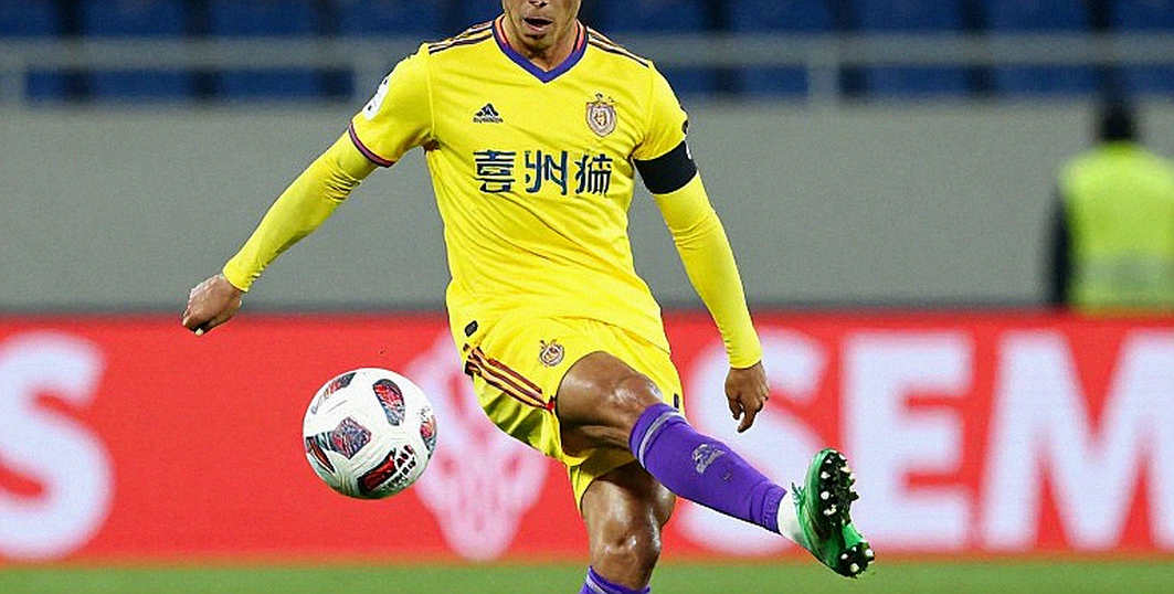 Mùa chuyển nhượng V.League: Những cuộc chia ly ký bằng mực pháp lý và tiếng thở dài trên khán đài