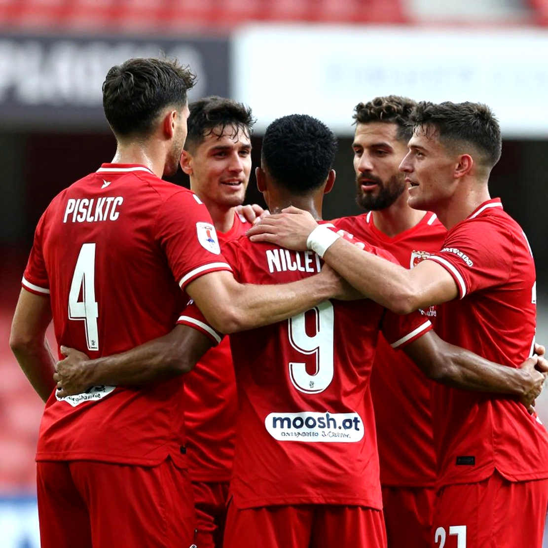 Nhịp ngầm V.League: Khi phòng dữ liệu gõ cửa, phòng thay đồ im lặng