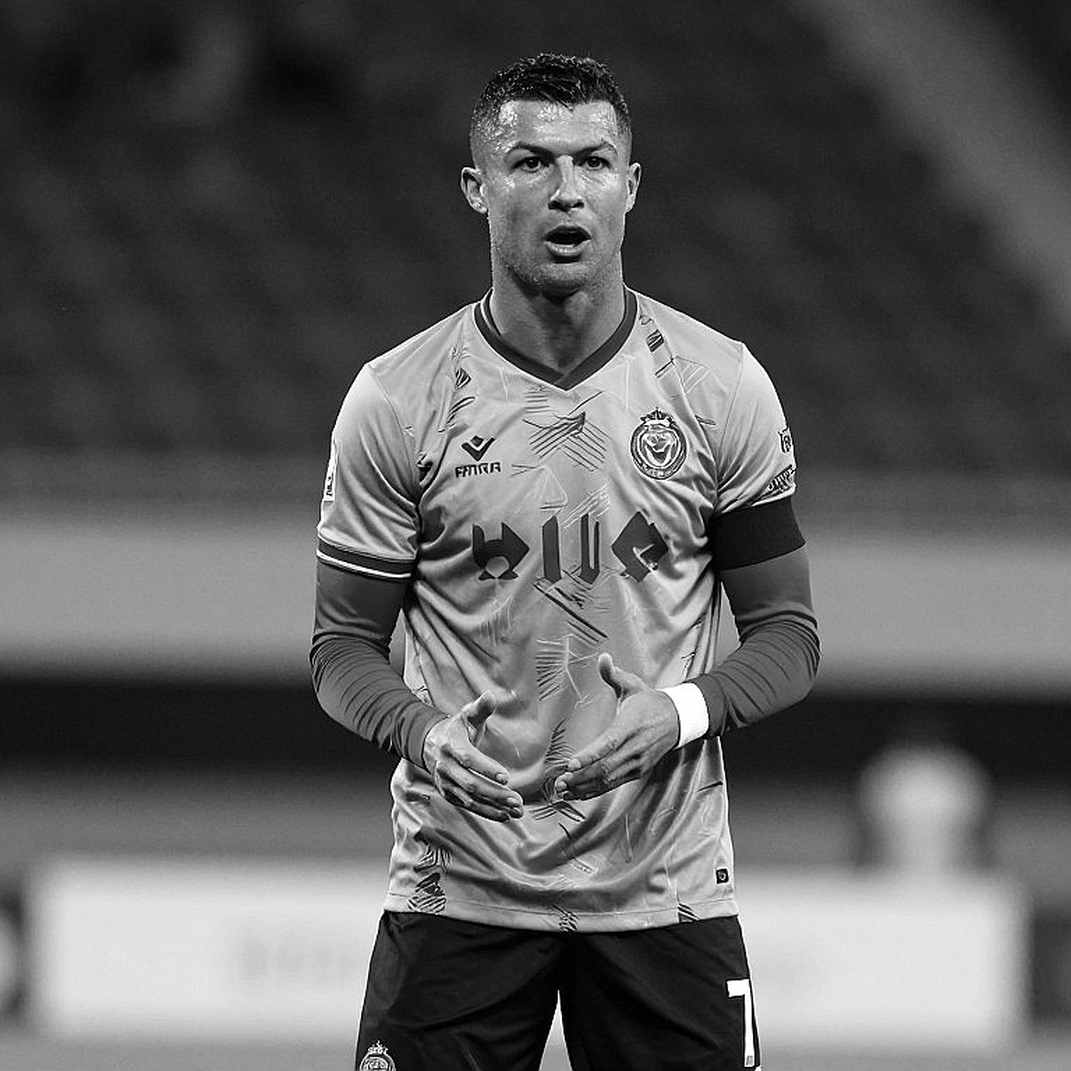 RFEF khóa Luis de la Fuente đến 2032: Hợp đồng dài nhất lịch sử hiện đại và những trang giấy chưa ai đọc