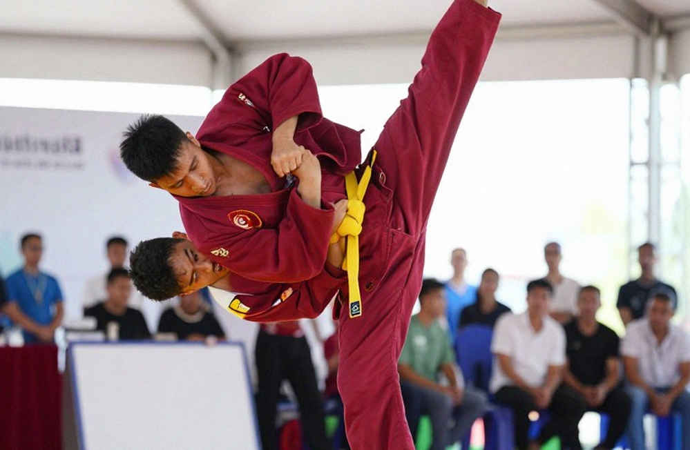The Blank Column at San 19/8: The Slow Craft of Covering Vietnamese Martial Arts The Blank Column at San 19/8: The Slow Craft of Covering Vietnamese Martial Arts