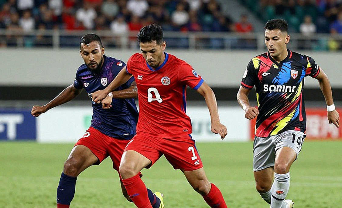 V.League 1 và khoảng cách giữa bảng dữ liệu với hơi thở phòng thay đồ