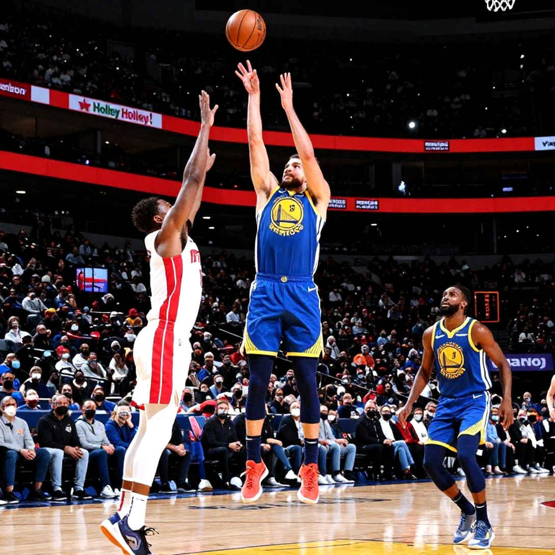 Michael Sweetney qua đời ở tuổi 43: Người khổng lồ Georgetown và bốn mùa giải mà NBA không kịp hiểu Michael Sweetney qua đời ở tuổi 43: Người khổng lồ Georgetown và bốn mùa giải mà NBA không kịp hiểu