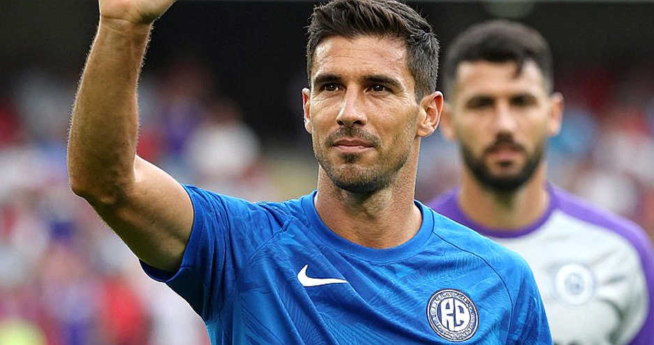 Tám phút lật ngược ở London và vết nứt trong câu chuyện về Arsenal
