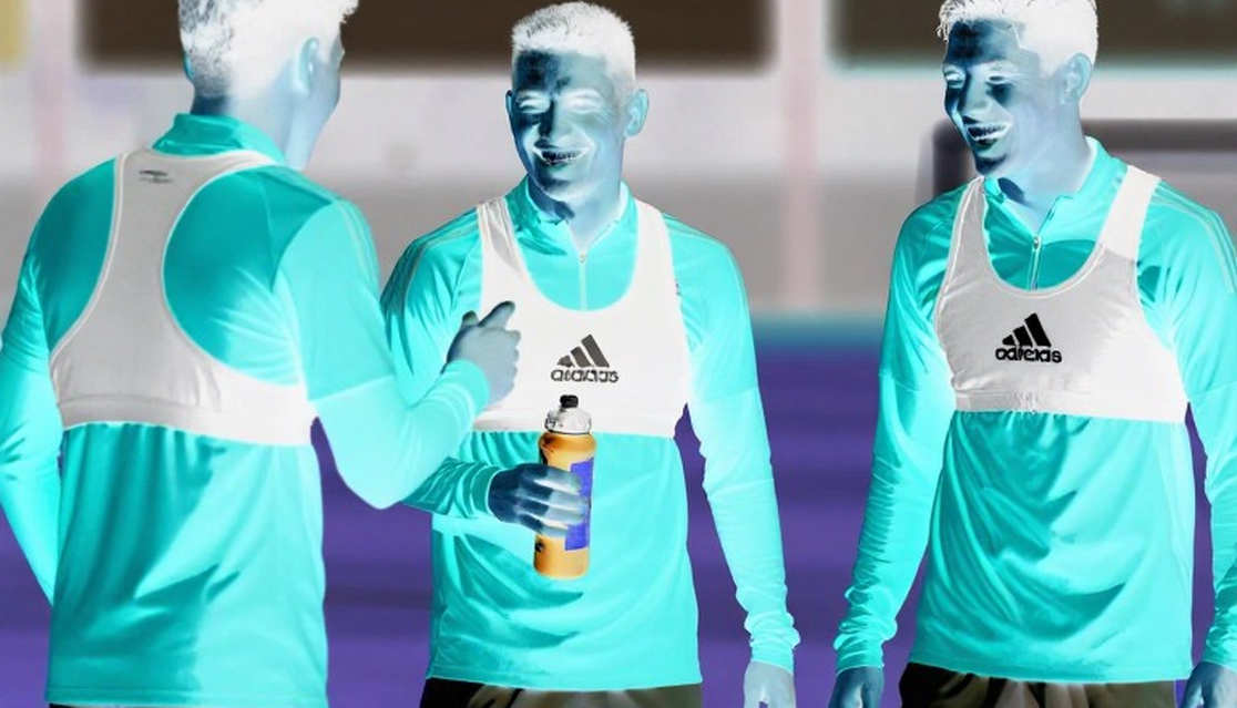 Mắt người, mắt máy, mắt dữ liệu: VAR và bài toán công bằng ở V.League 1