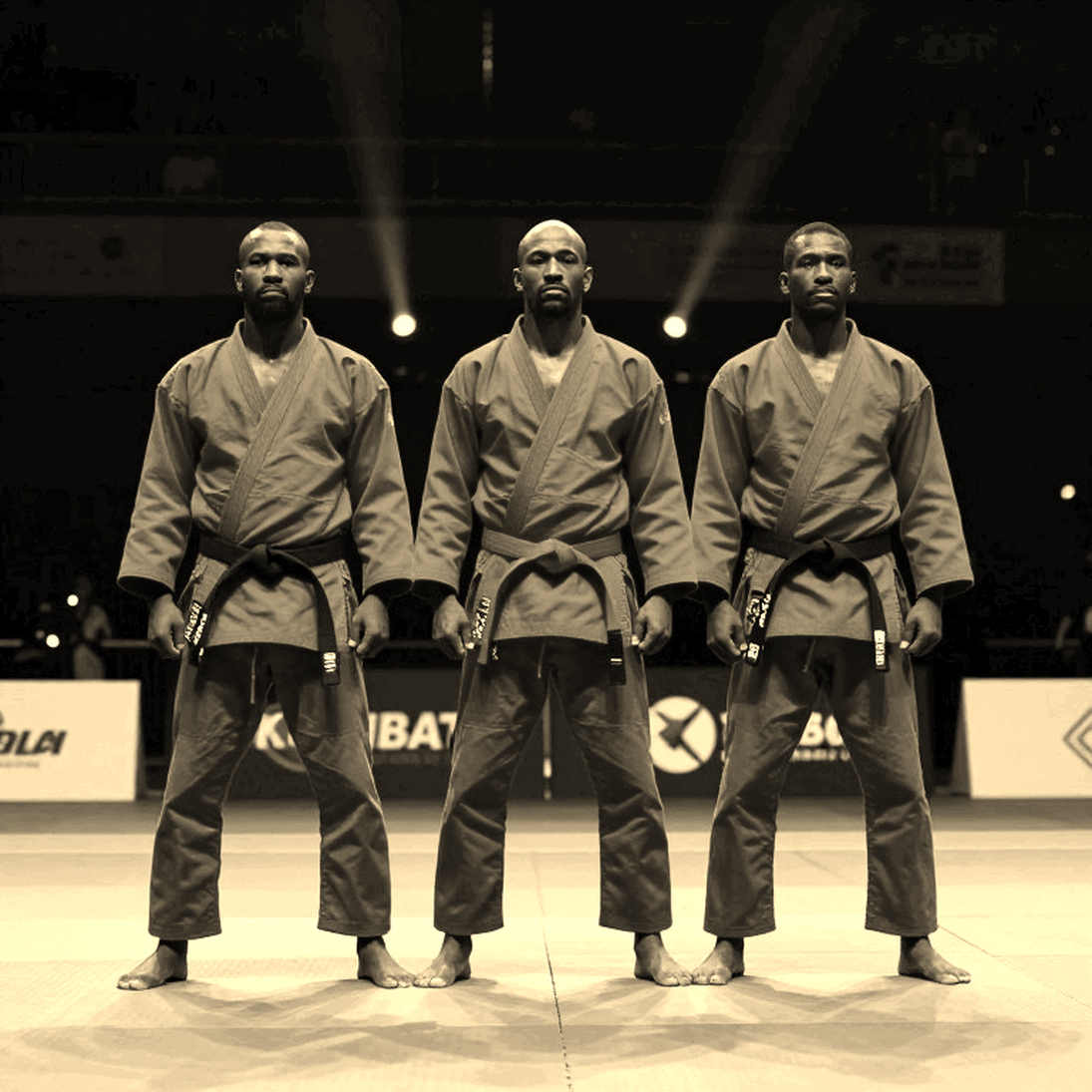 Trọng tài 75 tuổi, một cú đánh đầu và vết nứt không thể hàn của lucha libre độc lập