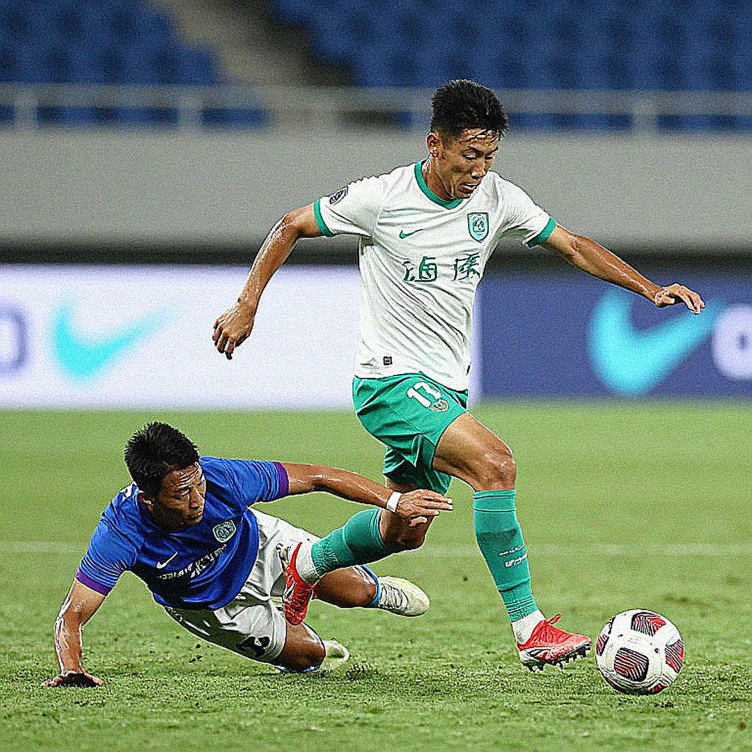 Phí ký hợp đồng cầu thủ tự do: lỗ hổng nằm ngoài mọi báo cáo tài chính của V.League Phí ký hợp đồng cầu thủ tự do: lỗ hổng nằm ngoài mọi báo cáo tài chính của V.League