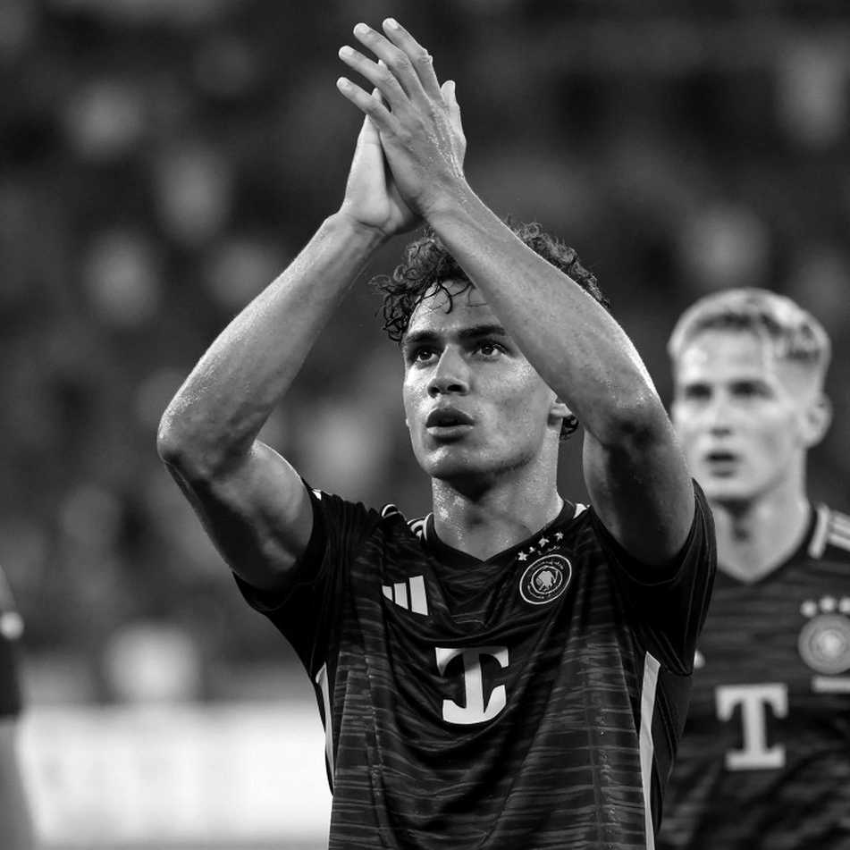 Zidane và đội tuyển Pháp: Bên trong căn phòng không có tờ thông cáo Zidane và đội tuyển Pháp: Bên trong căn phòng không có tờ thông cáo