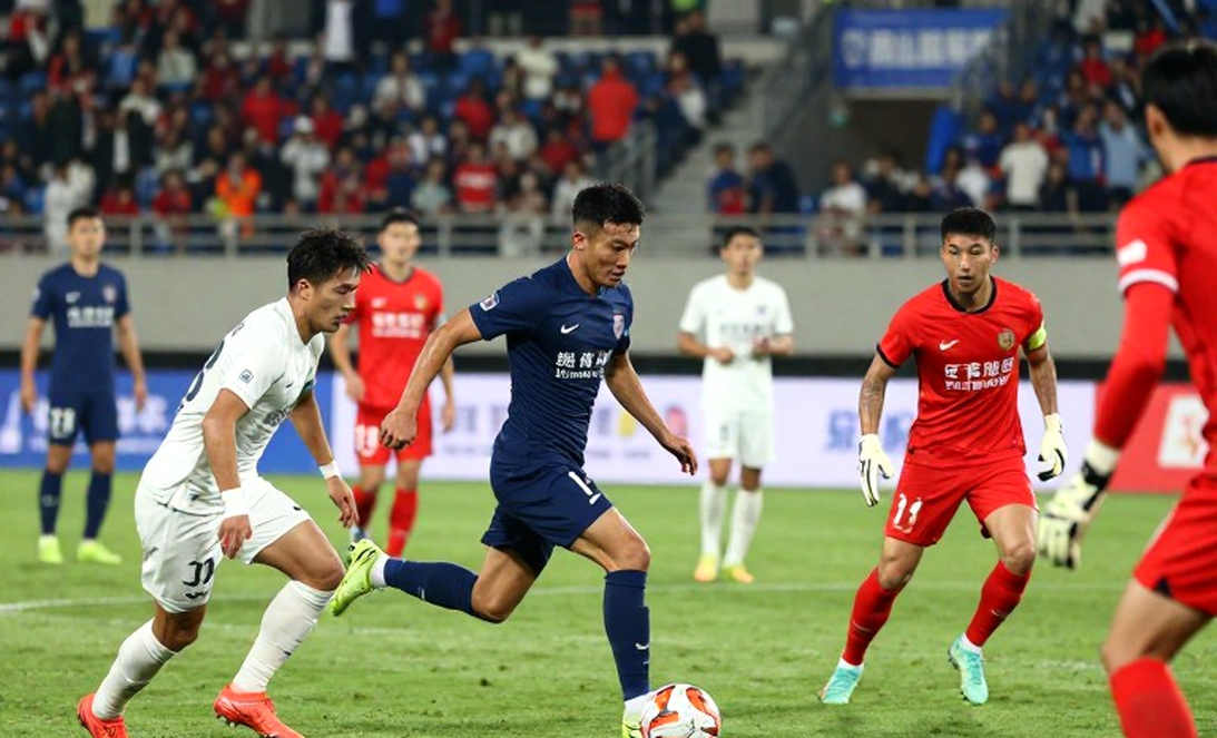 Chuyển nhượng V.League: Khi dòng tiền thật chảy theo một đường khác